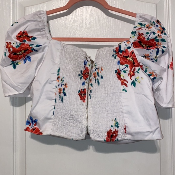 WHITE FLORAL CROP BLOUSE - Picture 3 of 7